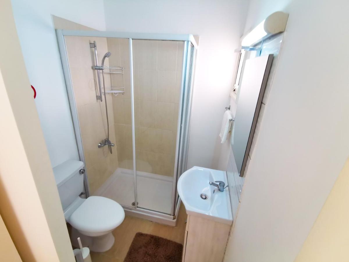 Off Course Seaview Apartment Larnaca Ngoại thất bức ảnh