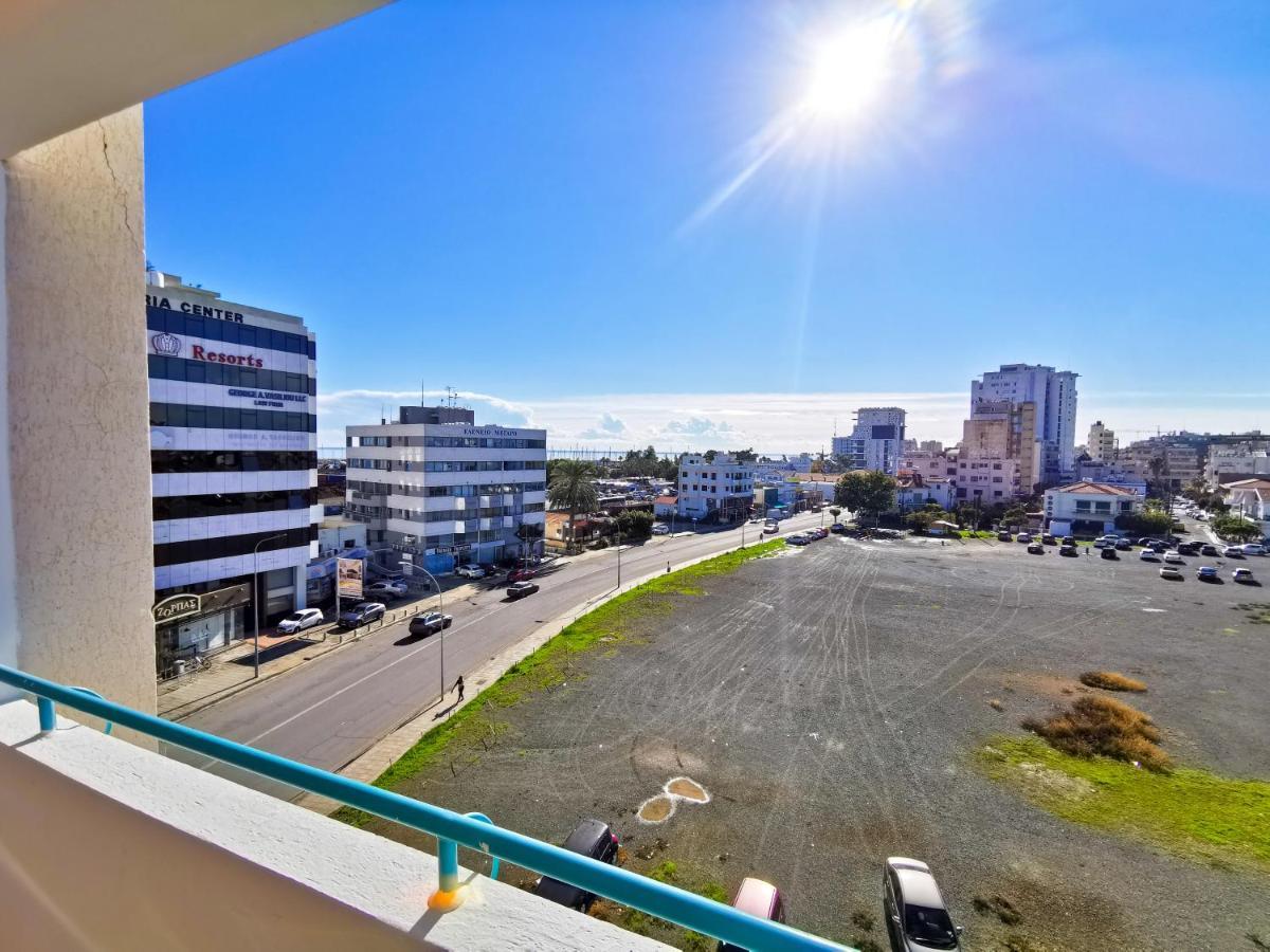Off Course Seaview Apartment Larnaca Ngoại thất bức ảnh